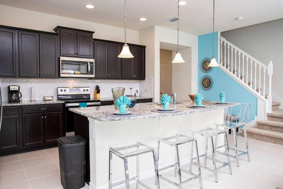 8936 New Listing Stunning New house Windsor Westside House in Four Corners