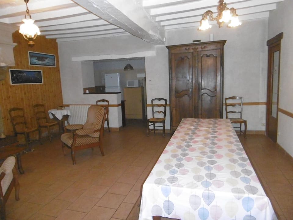 Maison familiale avec jardin clos, proche des activités et loisirs, internet inclus - FR-1-410-129 House in Pays de la Loire