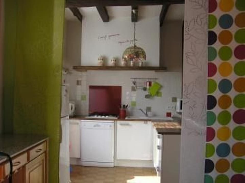 Gîte Champêtre avec Piscine Chauffée, Cheminée, et Terrasse en Plein Sud - FR-1-410-131 House in Pays de la Loire