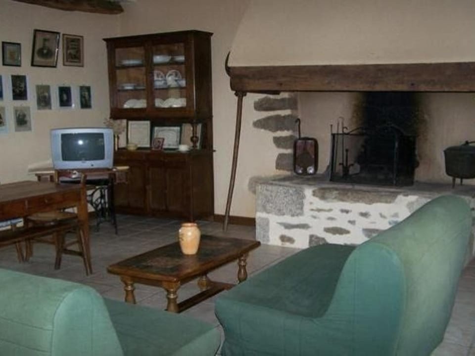Charmante maison de campagne avec vaste parc arboré, cheminée et multiples activités à proximité - FR-1-410-153 House in Pays de la Loire