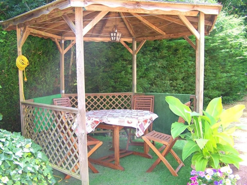 Charmante Fermette Rénovée avec Terrasse Privative et Vélos, 2 Chambres, Proche Le Lude - FR-1-410-155 House in Pays de la Loire