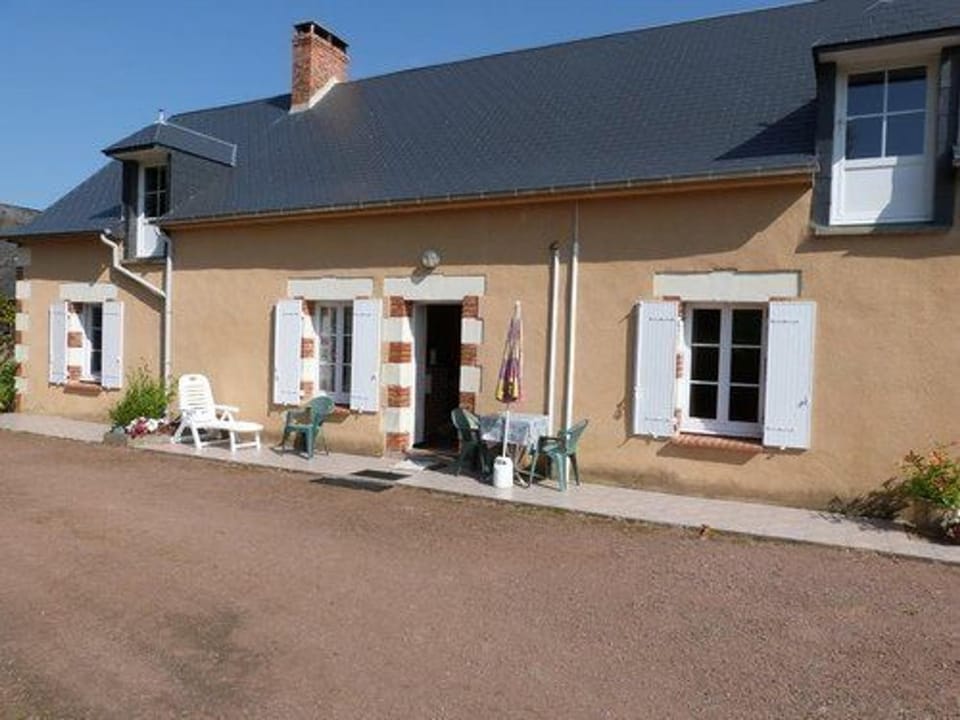Charmante Fermette Rénovée avec Terrasse Privative et Vélos, 2 Chambres, Proche Le Lude - FR-1-410-155 House in Pays de la Loire