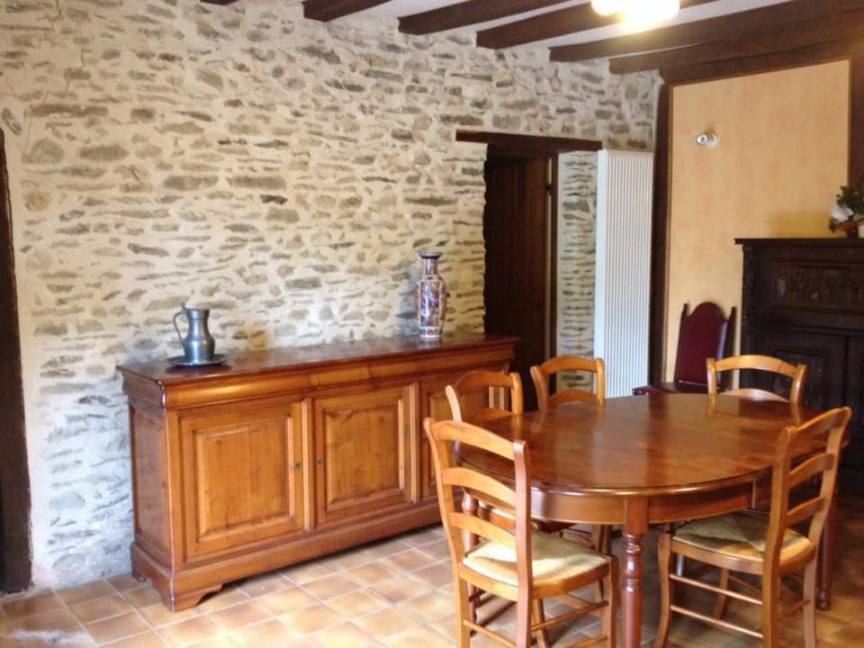 Maison Rivière avec Terrasse, Wifi et Jardin Fleuri - Idéal Pêcheurs - FR-1-410-168 House in Pays de la Loire