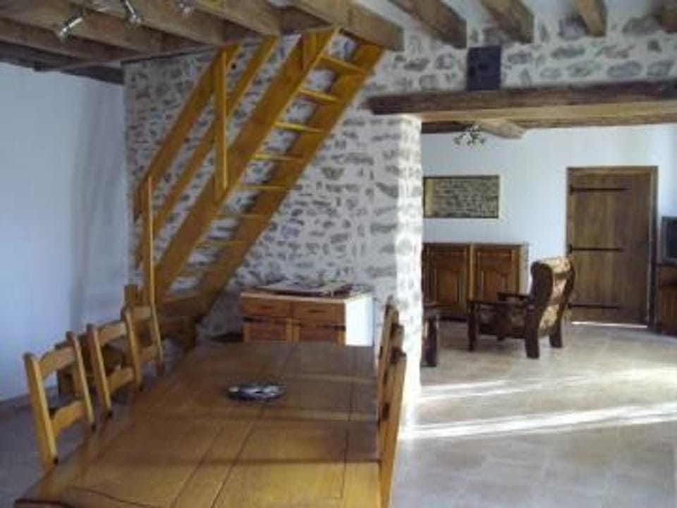 Gîte de charme rénové avec cheminée, terrasse et proche randonnées - Capacité 13 pers. - FR-1-410-179 House in Pays de la Loire
