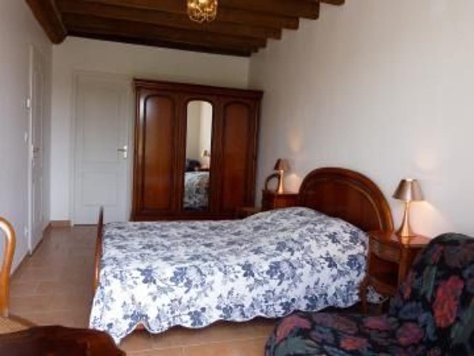 Gîte spacieux et paisible près du Mans avec grand terrain, 15 couchages, ping-pong et WIFI - FR-1-410-178 House in Pays de la Loire