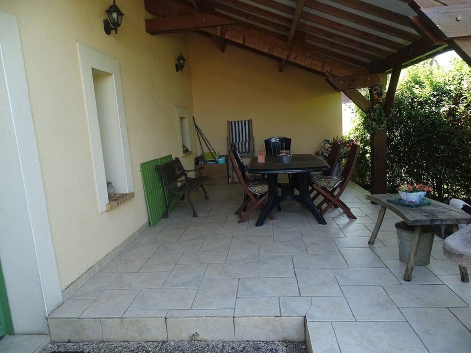 Évasion rustique avec cheminée et vélos, proche du Mans - FR-1-410-166 House in Pays de la Loire