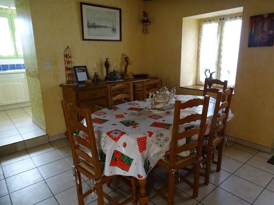Évasion rustique avec cheminée et vélos, proche du Mans - FR-1-410-166 House in Pays de la Loire