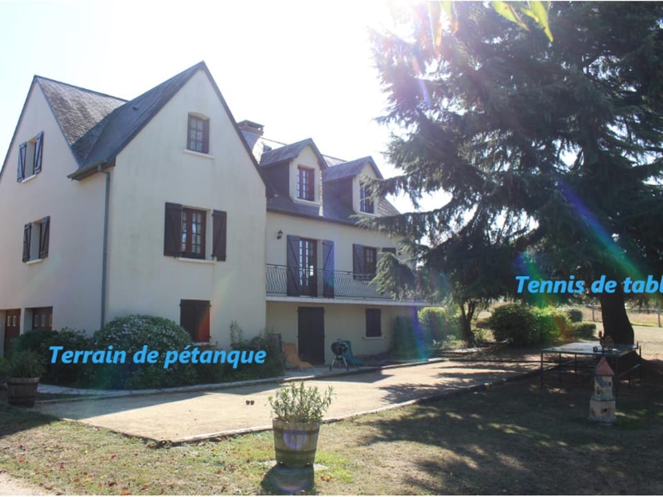 Grande Maison de Campagne avec Jardin Clôturé, Pétanque et Ping-Pong - Idéale Familles - FR-1-410-182 House in Pays de la Loire