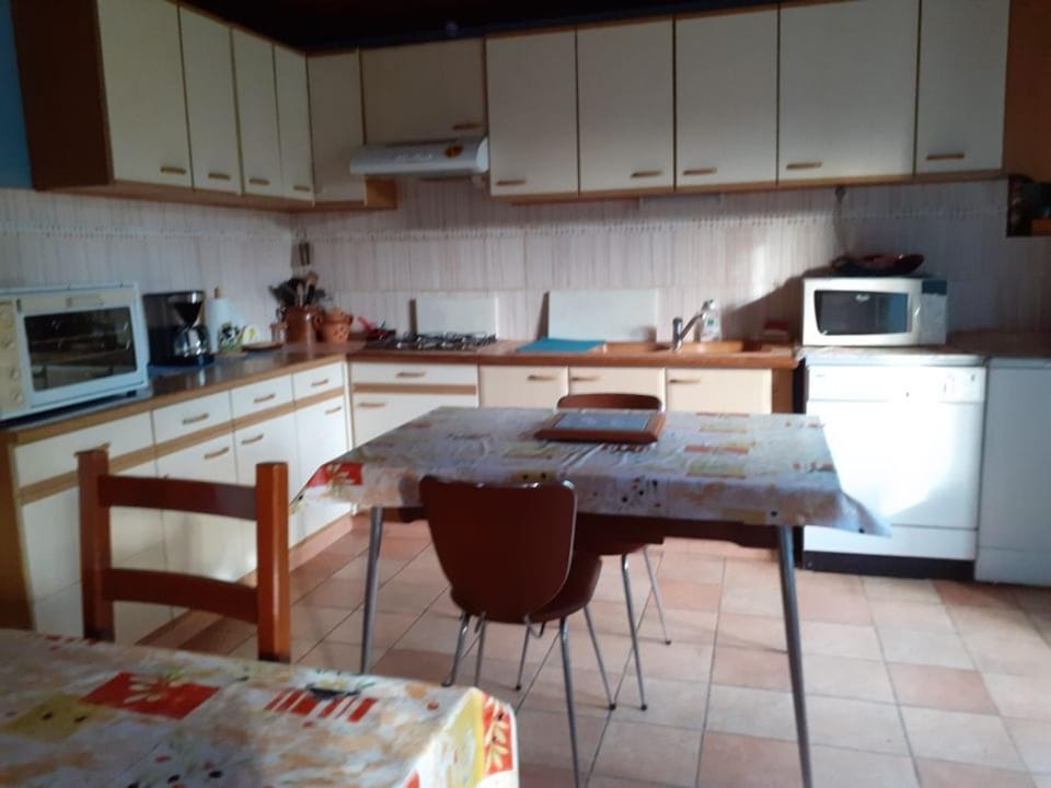 Charme et Authenticité en Forêt Maine Normandie : Demeure Rénovée avec Jardin, Idéale pour Séjour Détente - FR-1-410-186 House in Pays de la Loire