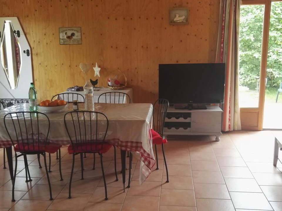 Maison en bois avec jardin, idéal randonnée, fibre haut débit, équipements bébé près du Mans et Tours - FR-1-410-195 House in Pays de la Loire