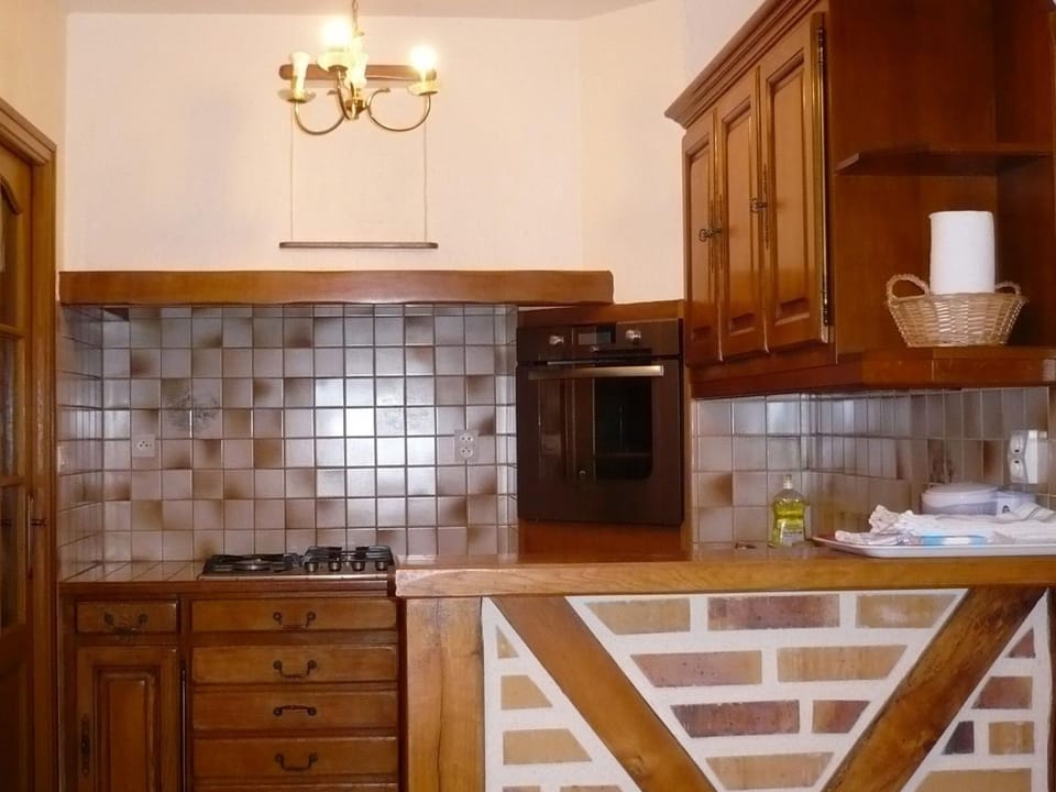 Manoir de charme avec jardin, salle de jeux et proche du Mans (25 min) - FR-1-410-197 House in Pays de la Loire