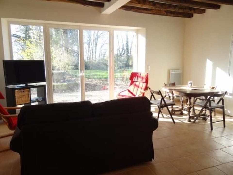 Gîte rénové en pleine campagne près du Mans : 5 chambres, terrasse, barbecue, accès Paris facile - FR-1-410-213 House in Pays de la Loire