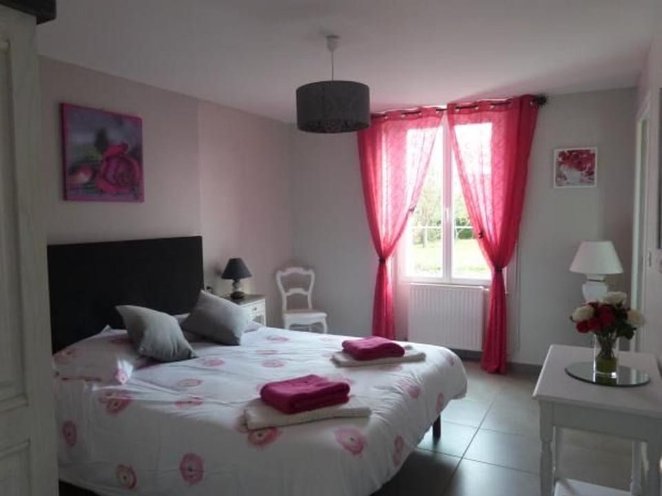 Fermette rénovée avec terrasse, internet et garage près de Vallon-sur-Gée - FR-1-410-212 House in Pays de la Loire
