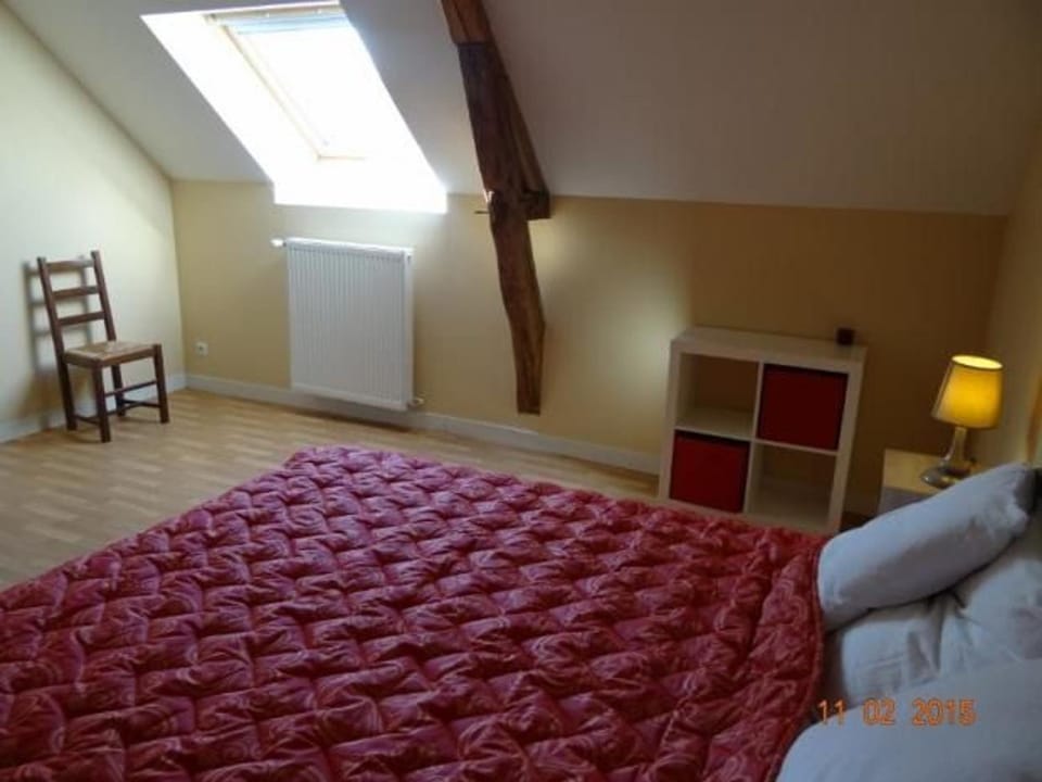 Ferme rénovée avec verger, 7 km du Mans, cheminée, 4 chambres, draps inclus, calme assuré - FR-1-410-251 House in Pays de la Loire