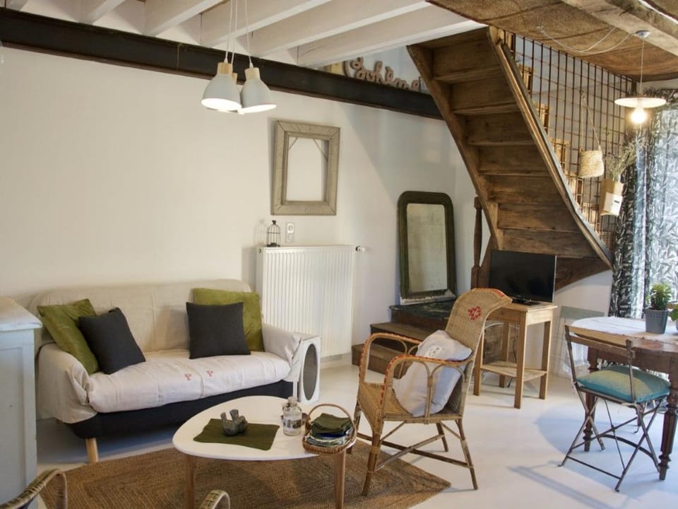 Gîte cosy à la ferme près du Mans - Jardin, Terrasse, Poêle à bois, et Sérénité Rurale - FR-1-410-269 House in Pays de la Loire