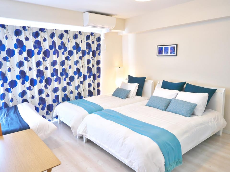 Photo of the whole room, Bedroom