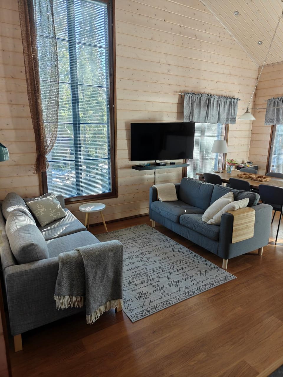 TV and multimedia, Living room, Seating area