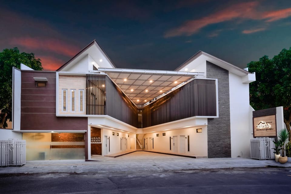 Property building, Facade/entrance
