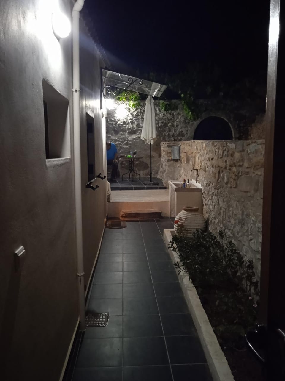 Patio, BBQ facilities