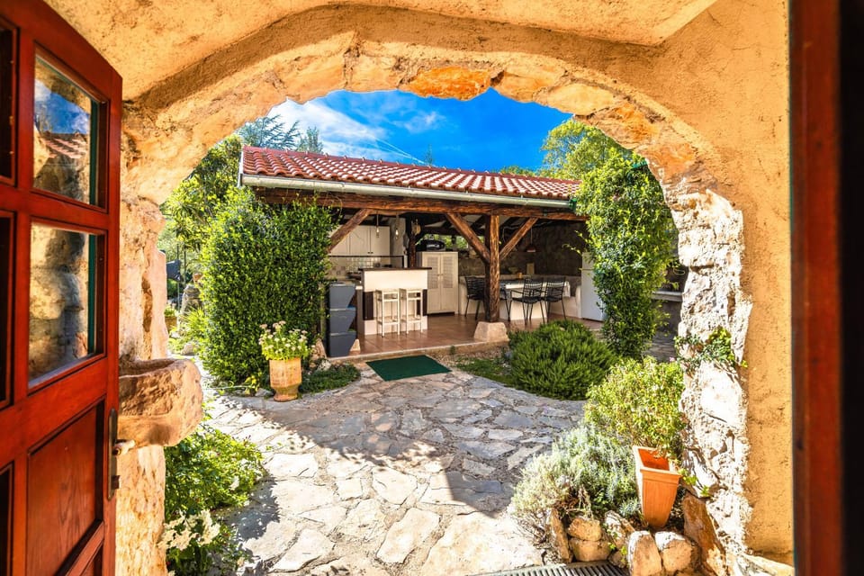 Inner courtyard view