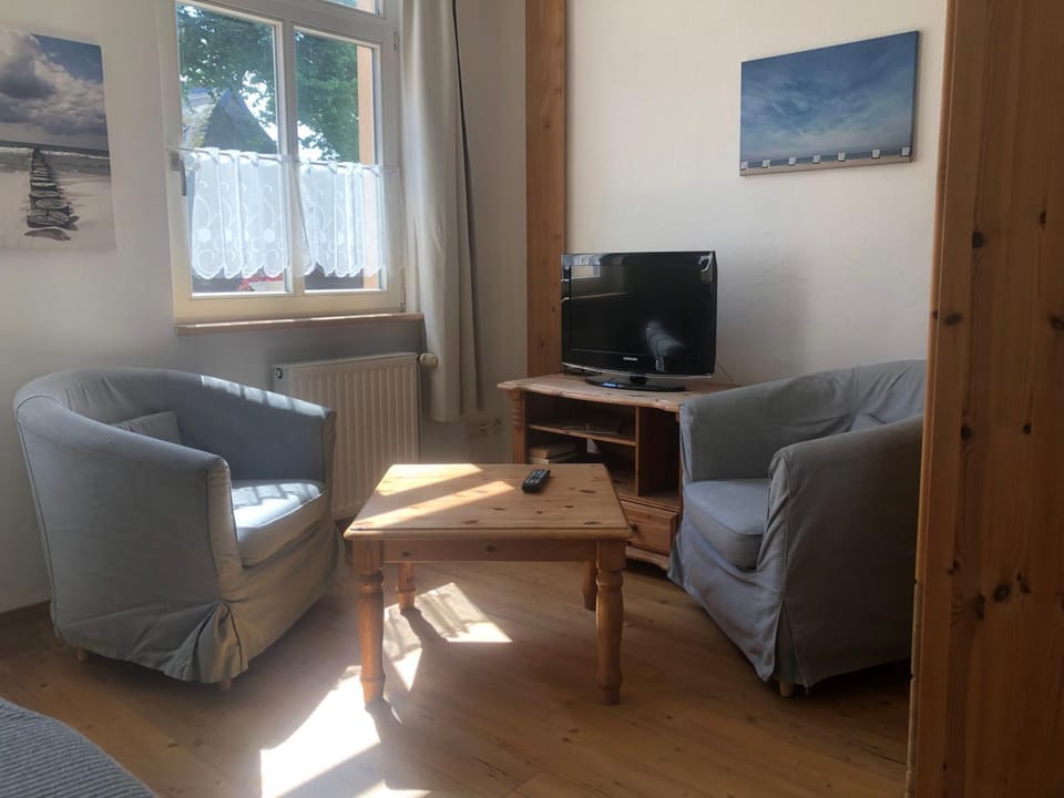 TV and multimedia, Seating area