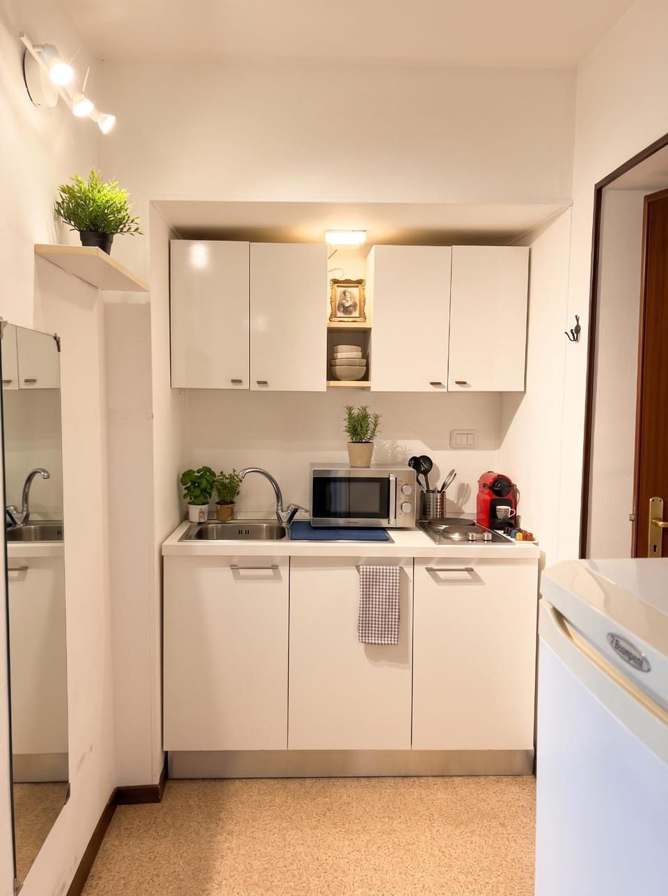 Kitchen or kitchenette, kitchen