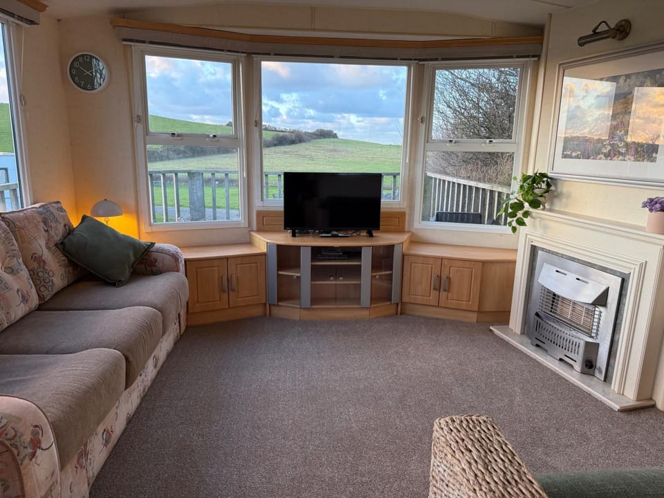 Captivating 2-Bed static caravan in Holyhead House in Wales