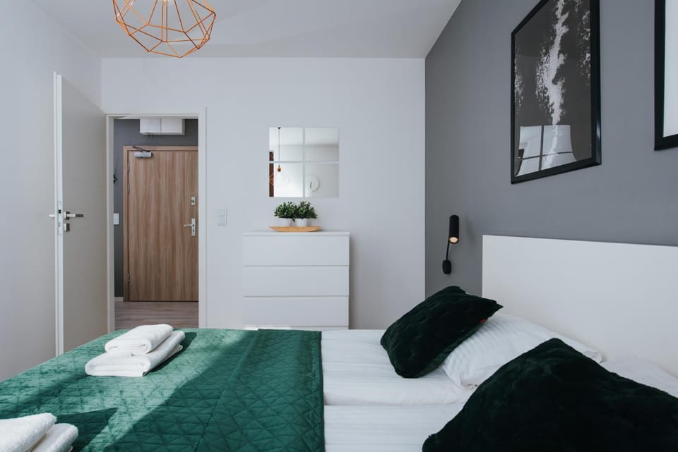 Photo of the whole room, Bedroom, towels, air conditioner