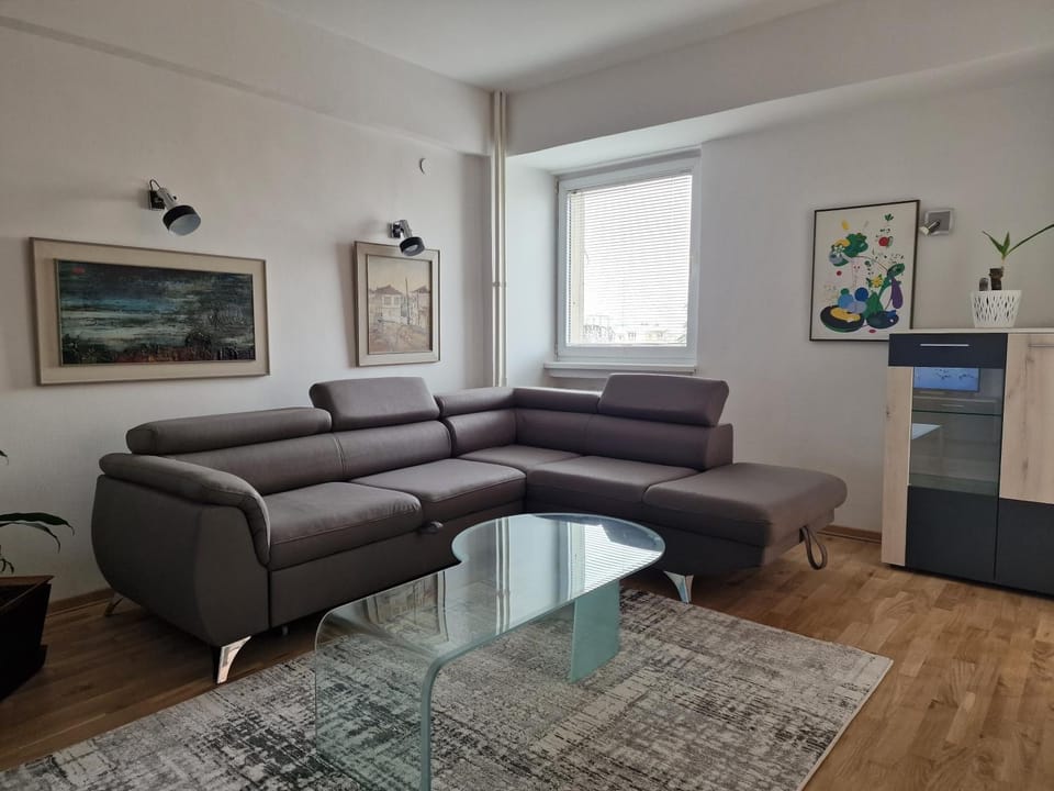 Fabulous family apartment, Beverly Hills Mall area Apartment in Skopje