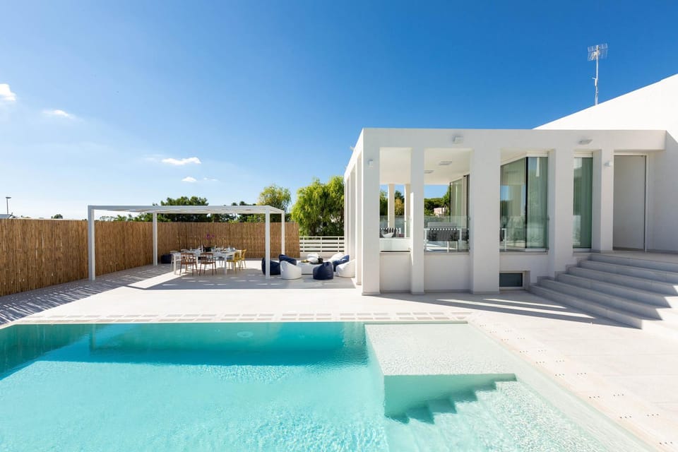 Swimming pool, Swimming pool
