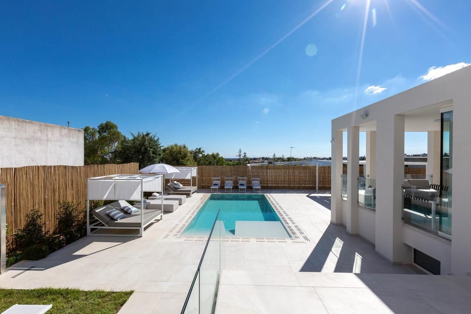 Swimming pool, Swimming pool