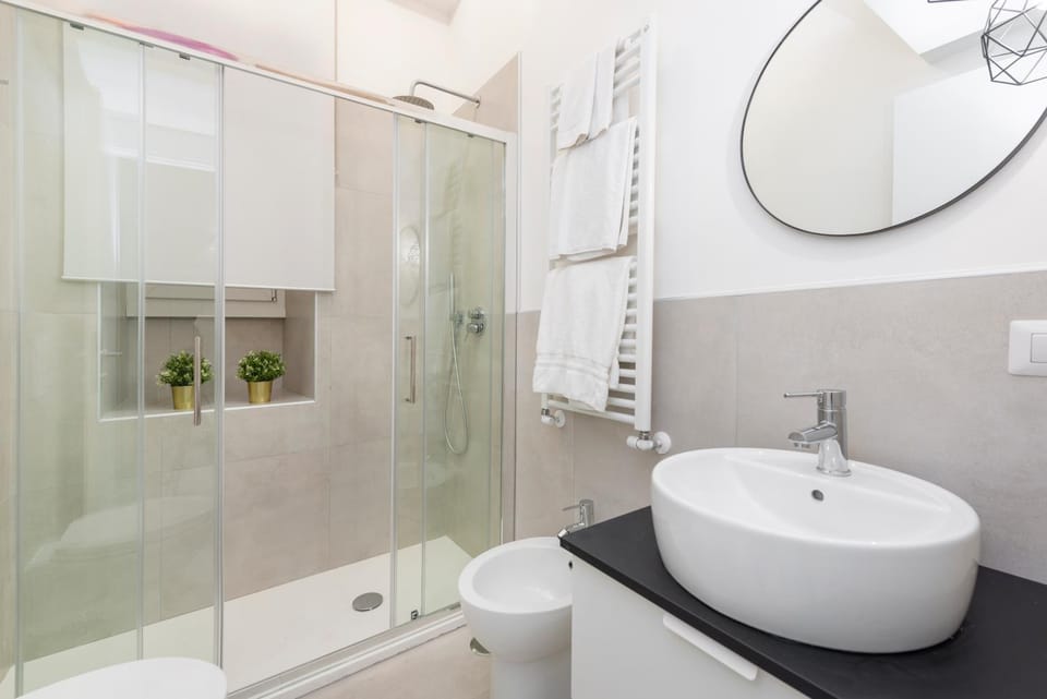 White Flat Santa Croce Apartment in Rome