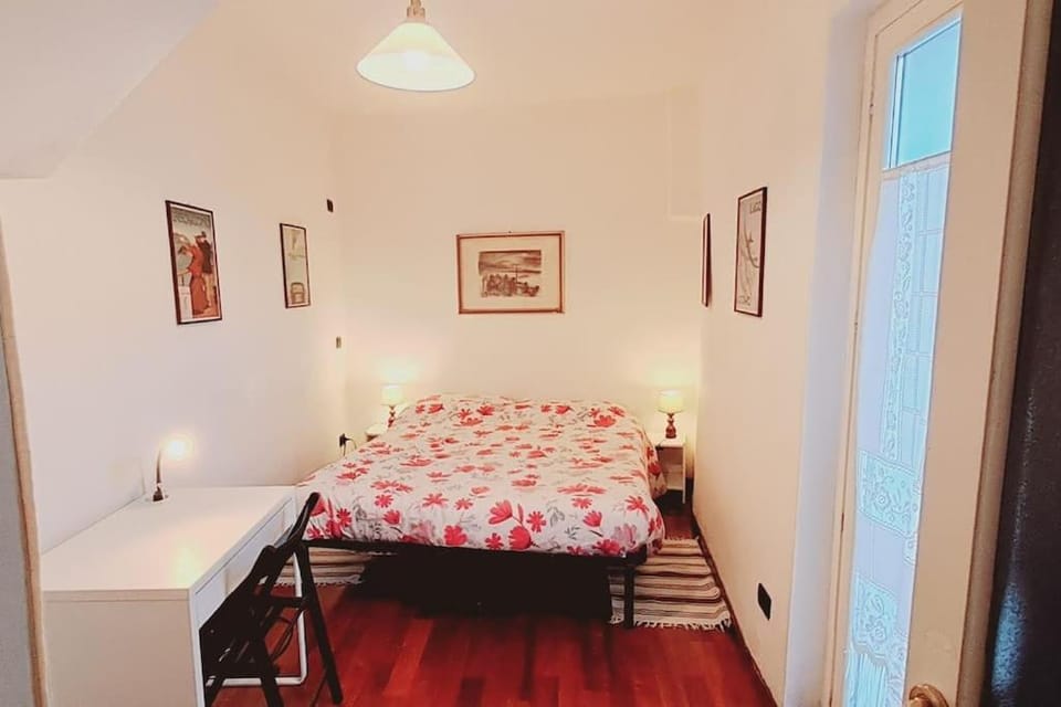 The Ivy House in the Castle Apartment in Menaggio