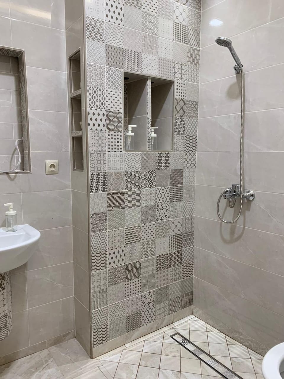 Shower, Toilet, Bathroom