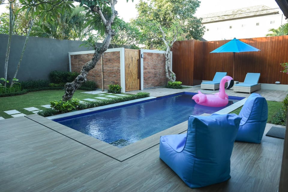 Swimming pool, Swimming pool
