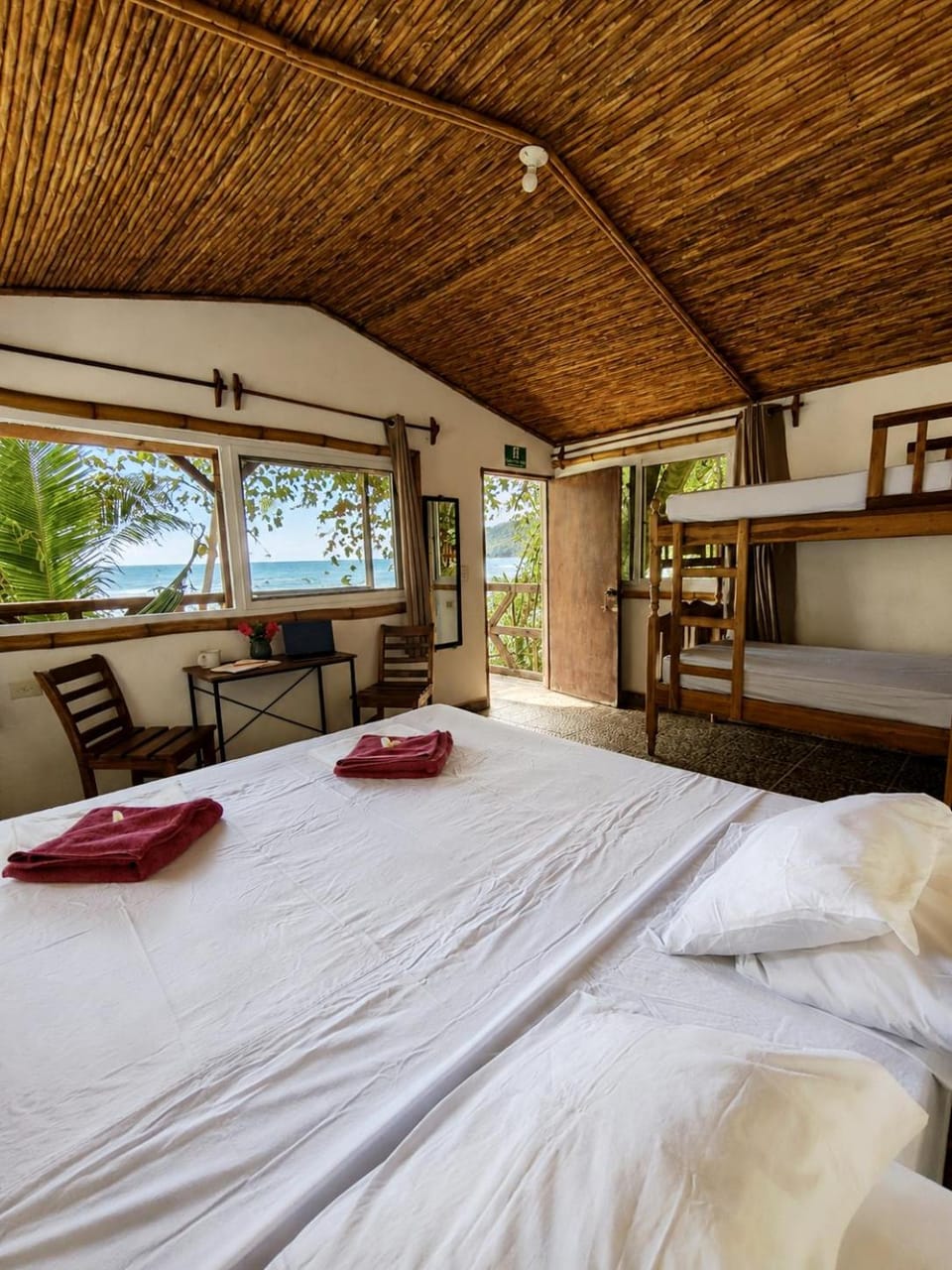 Bed, Photo of the whole room, Bedroom, bunk bed, towels