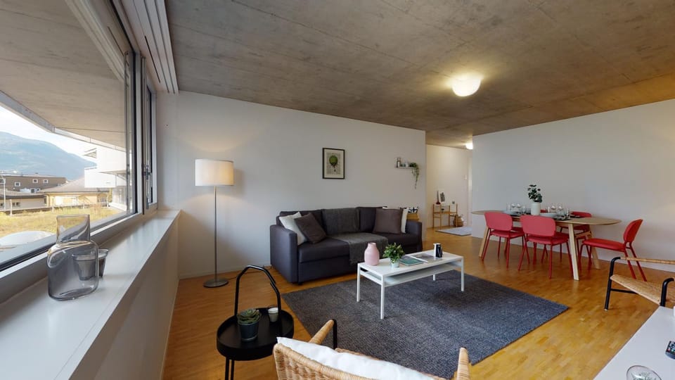 Bright and luminous 2-bedroom-flat in downtown Apartment in Sion