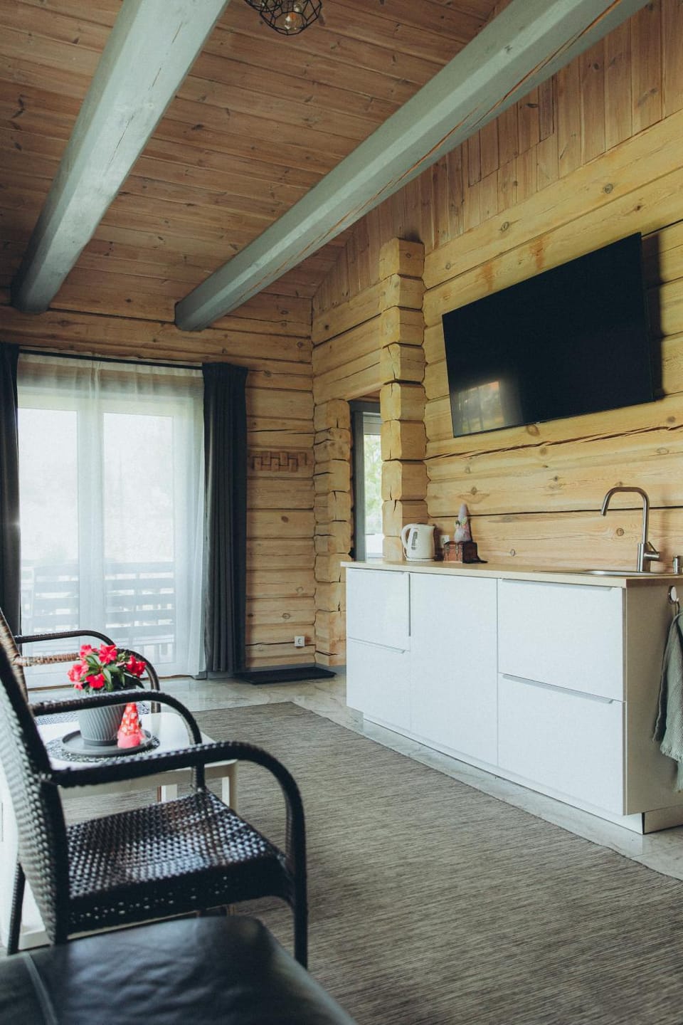 TV and multimedia, Kitchen or kitchenette