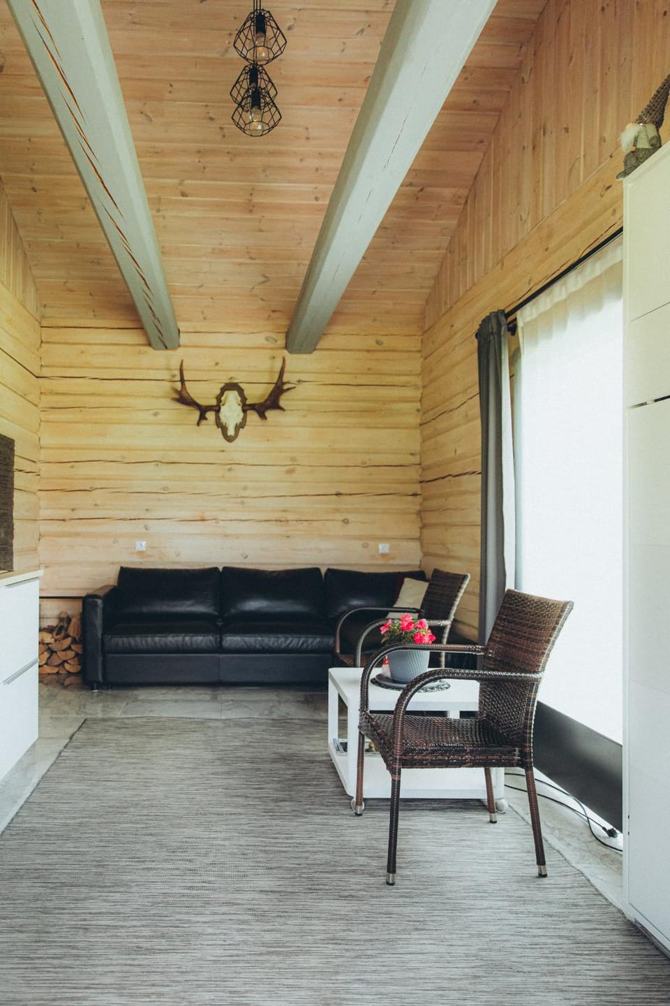 Bed, Seating area