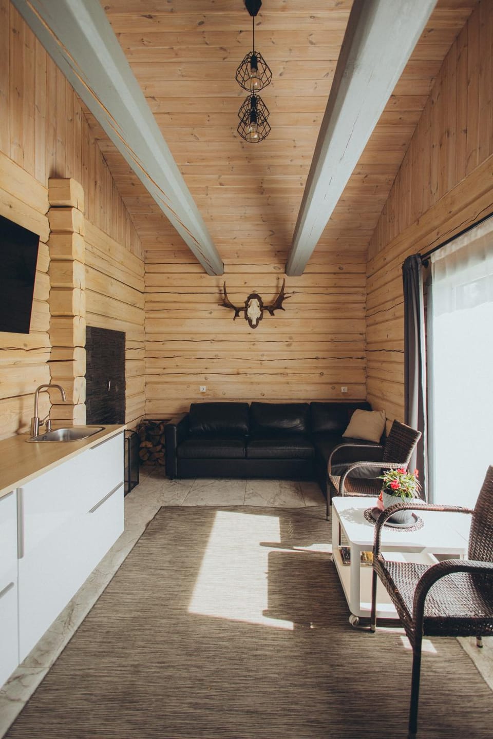 Bed, TV and multimedia, Kitchen or kitchenette, Seating area
