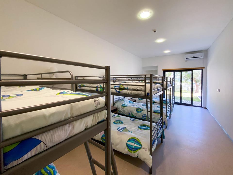 Bedroom, bunk bed