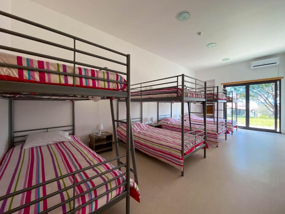 Bedroom, bunk bed