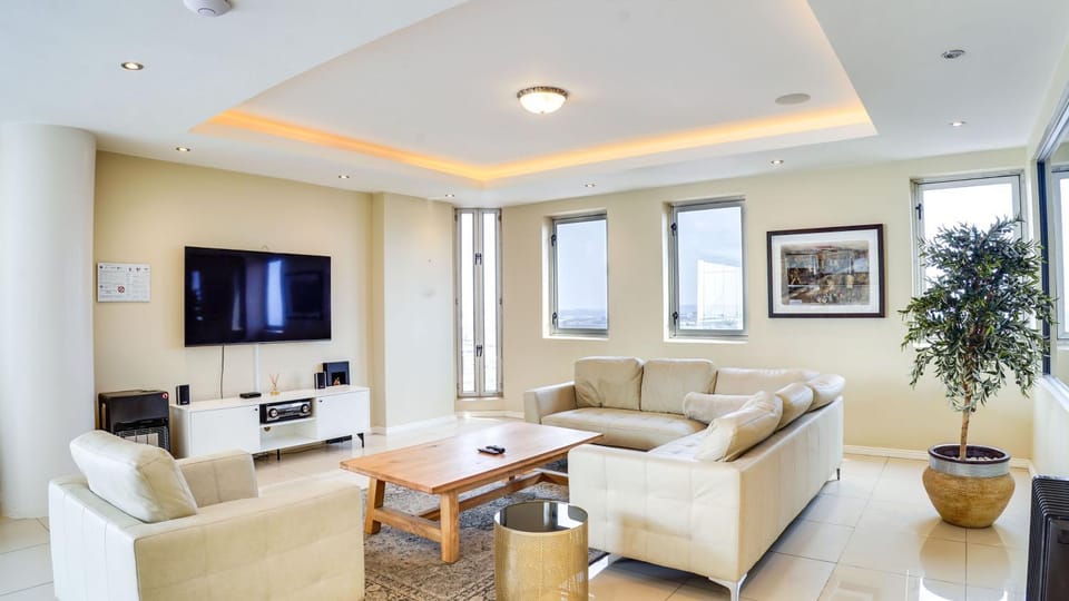 1804 Franklin 3-Bed Penthouse with Rooftop Jacuzzi Apartment in Johannesburg