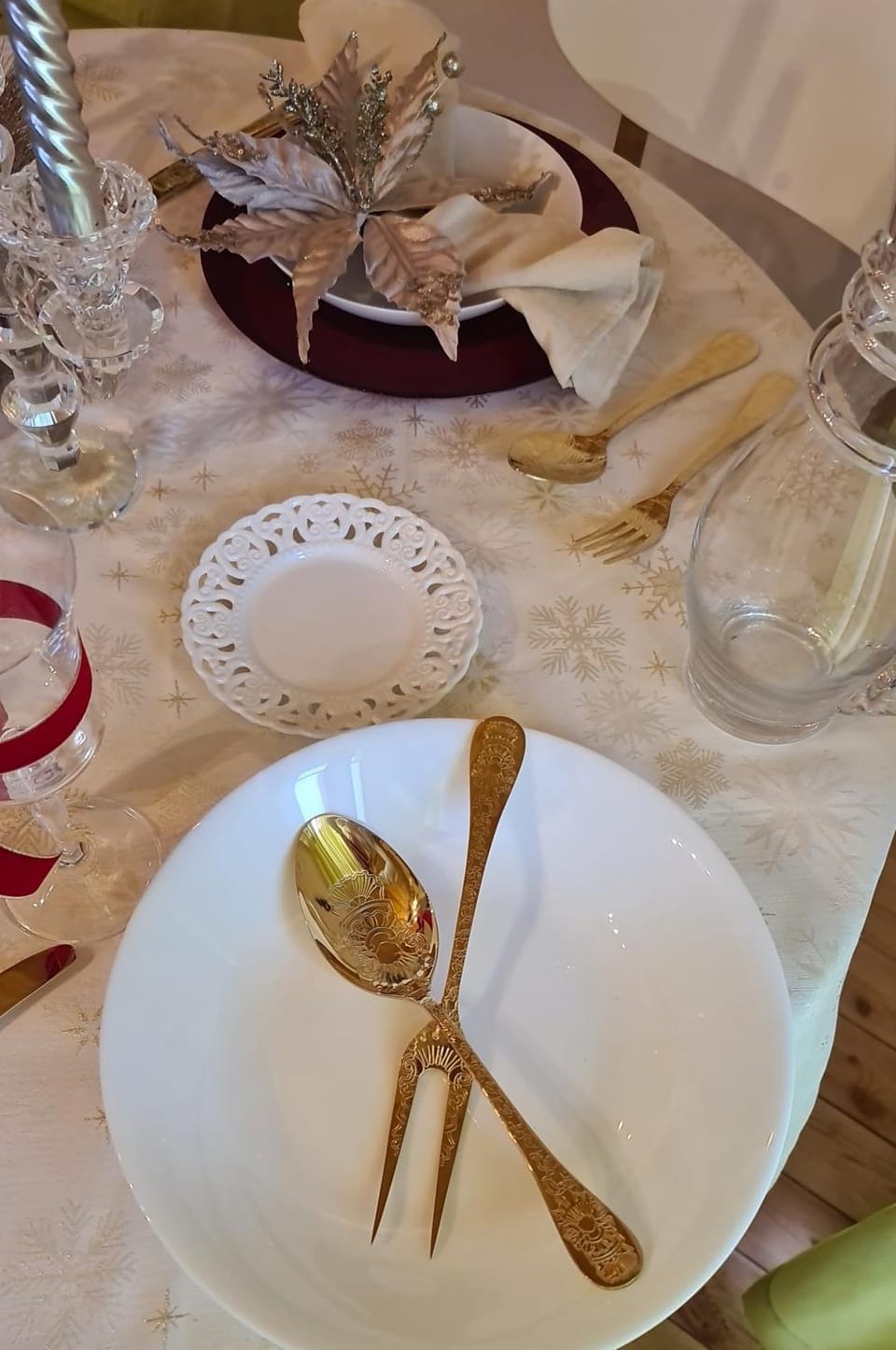 Food and drinks, Dining area, Food, Breakfast, Lunch, Dinner, Drinks, Alcoholic drinks