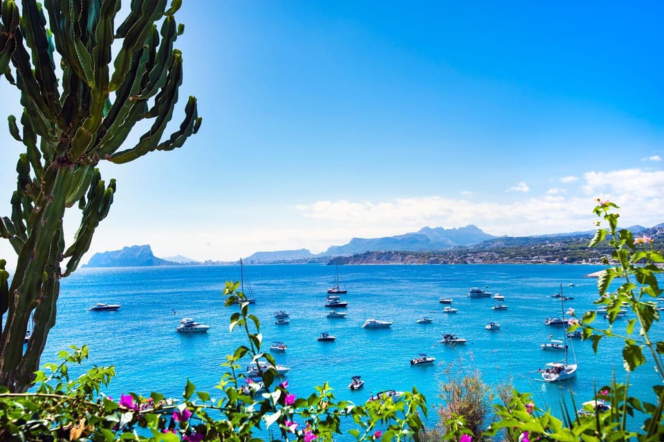 Mountain view, Sea view