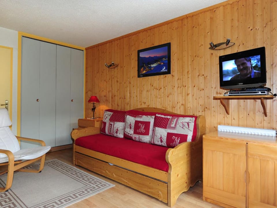 Studio divisible moderne, pied des pistes - 4 pers, Wifi, animaux admis - FR-1-574-10 Apartment in Les Allues