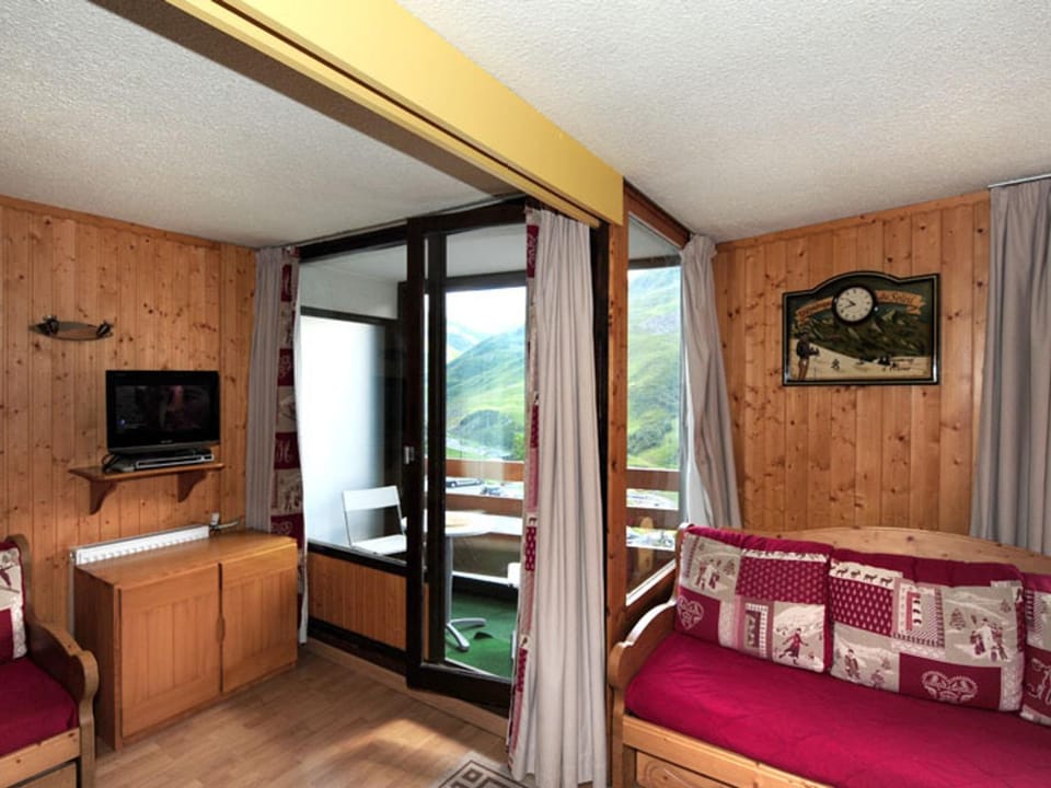 Studio divisible moderne, pied des pistes - 4 pers, Wifi, animaux admis - FR-1-574-10 Apartment in Les Allues