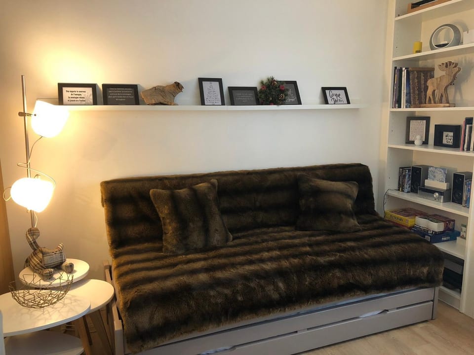 Studio rénové cosy et chaleureux aux pieds des pistes, proche commodités, quartier Croisette - FR-1-574-17 Apartment in Les Allues