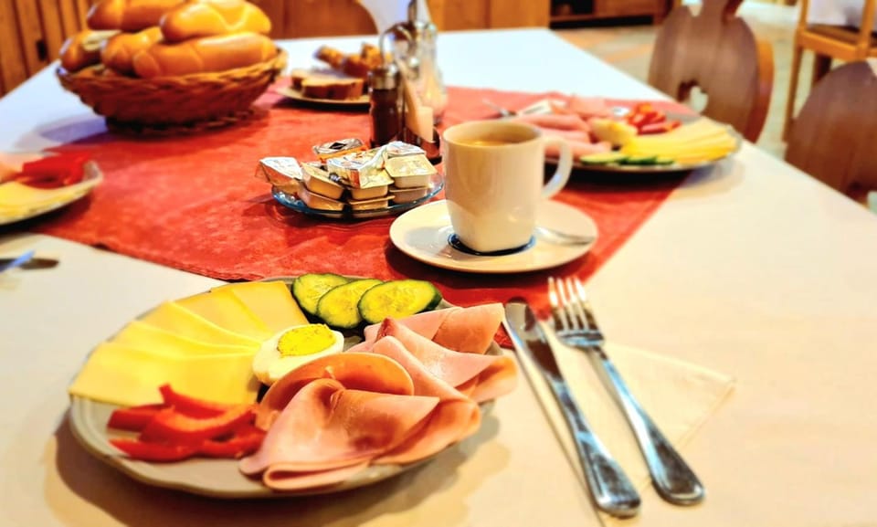 Breakfast, Continental breakfast