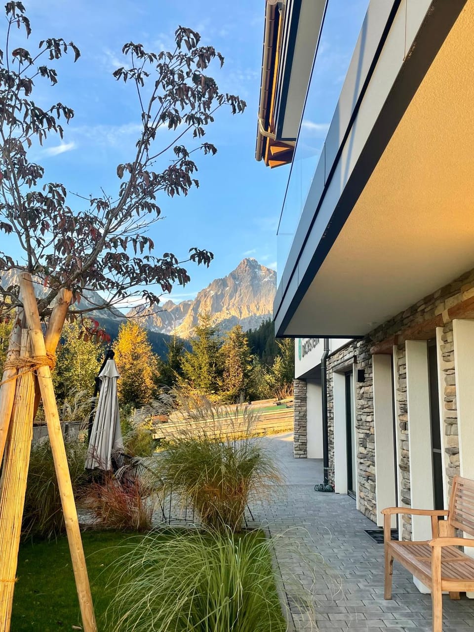 Property building, Day, Natural landscape, Garden, Garden view, Mountain view